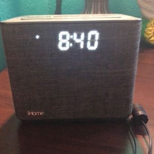 iHome Bluetooth Duel Alarm FM Clock Radio